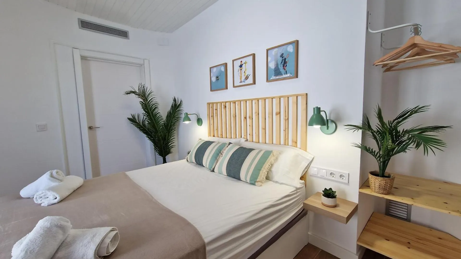 Apartment Apartament Gorgot 6P I Con Terraza Y Piscina Comunitaria Cerca De La Playa Empuriabrava Spain